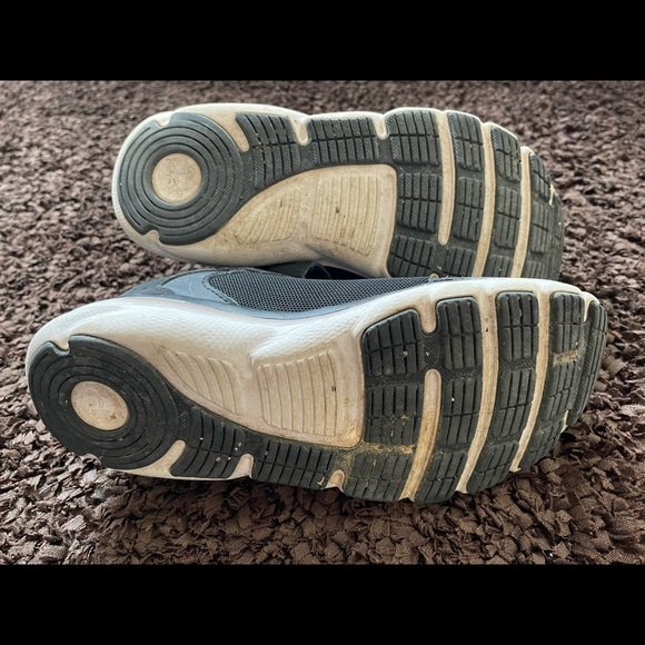 Under Armour boys tennis shoes - Picture 4 of 6